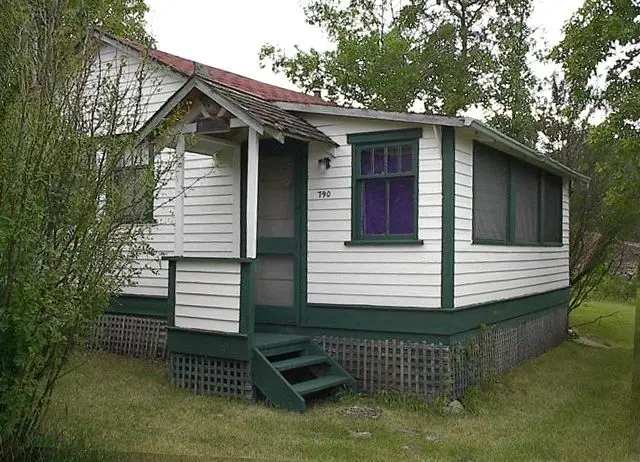 Mitchell family cottage, 790 Grand Avenue